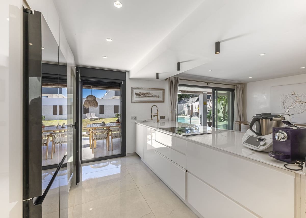 3 quarto Moradia para venda em Estepona - 1 800 000 € (Ref: 9380630)