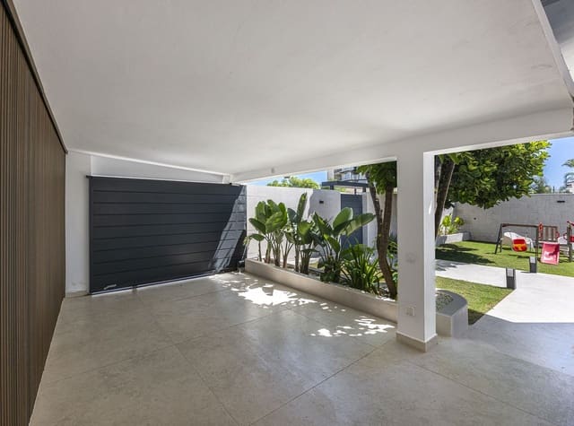 Chalet de 3 habitaciones en La Concha - Resina Golf, Estepona en venta - 1.800.000 € (Ref: 9380630)