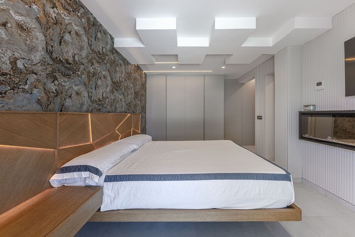 3 quarto Moradia para venda em Estepona com piscina - 1 800 000 € (Ref: 9380630)