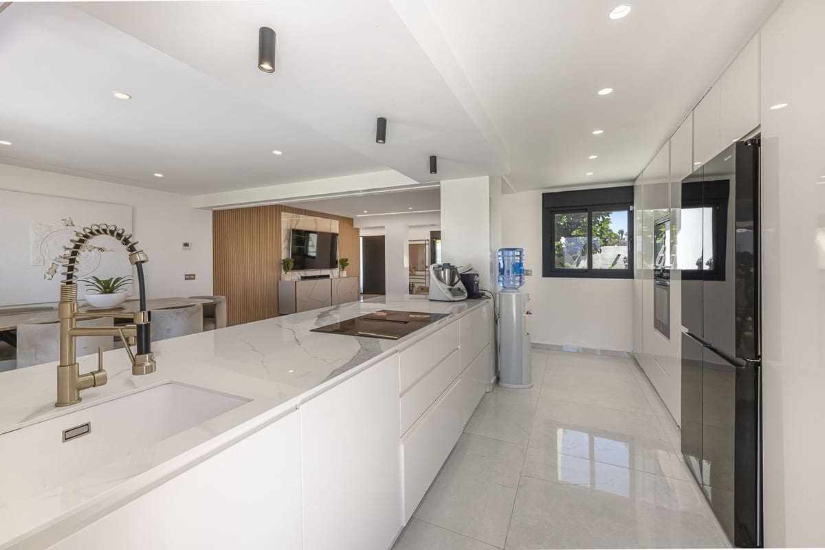 3 soverom Villa til salgs i Estepona - € 1 690 000 (Ref: 9380630)