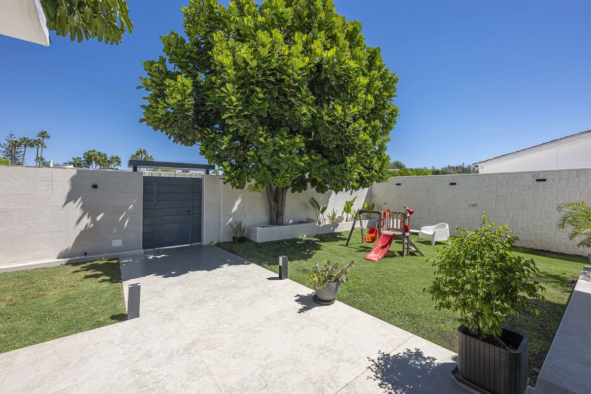 3 soverom Villa til salgs i Estepona - € 1 690 000 (Ref: 9380630)