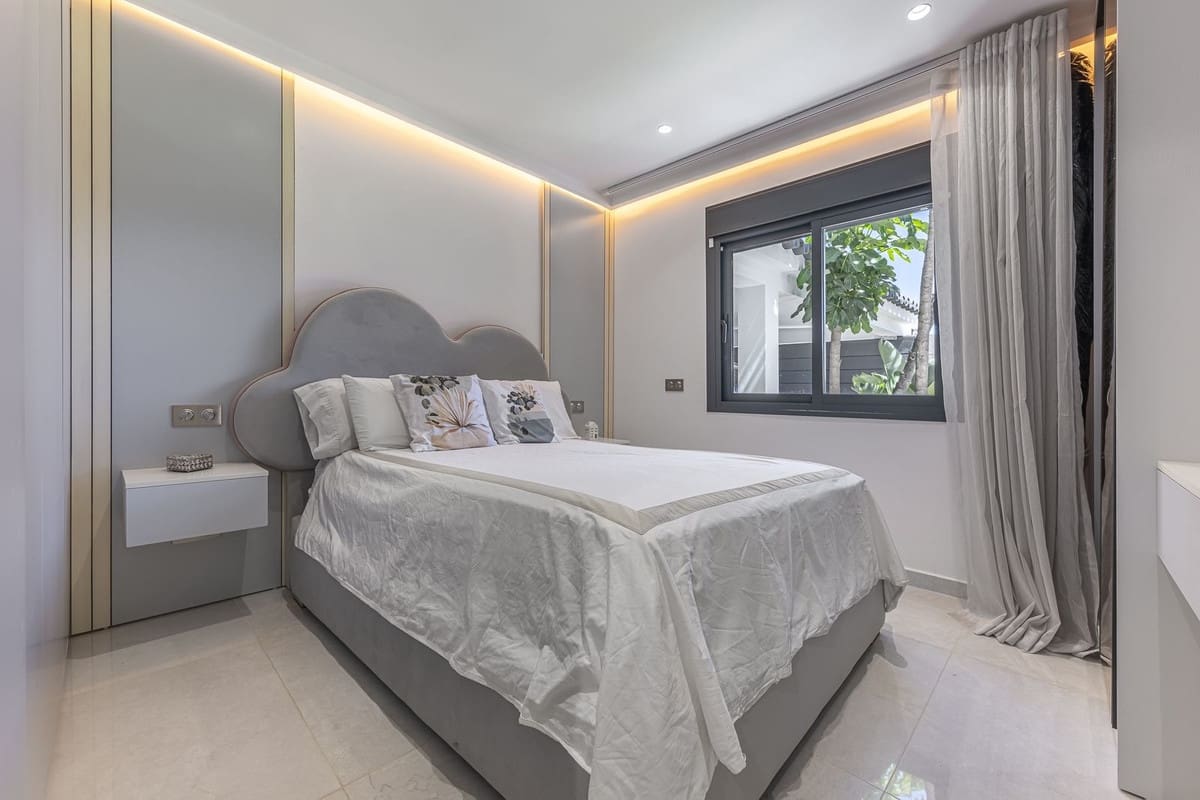 3 soverom Villa til salgs i Estepona - € 1 690 000 (Ref: 9380630)