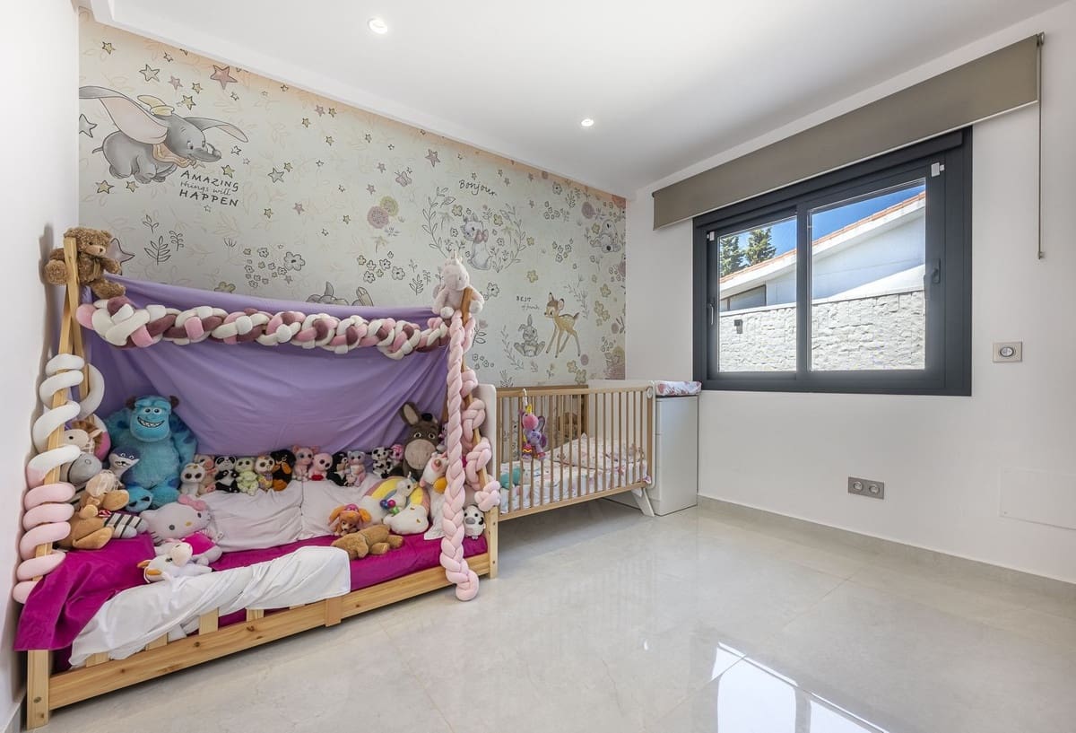 3 soverom Villa til salgs i Estepona - € 1 690 000 (Ref: 9380630)