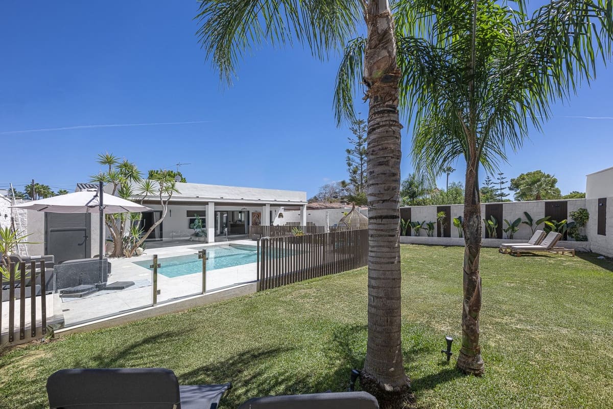 3 soverom Villa til salgs i Estepona - € 1 690 000 (Ref: 9380630)