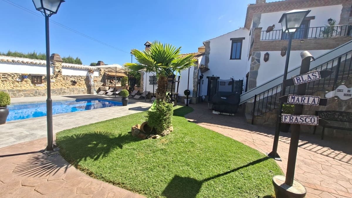 6 soveværelse Villa til salg i Arriate - € 380.000 (Ref: 9380631)