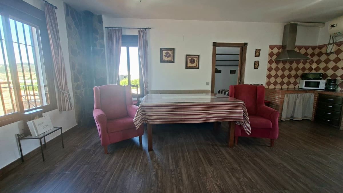 6 bedroom Villa for sale in Arriate with garage - € 360,000 (Ref: 9380631)