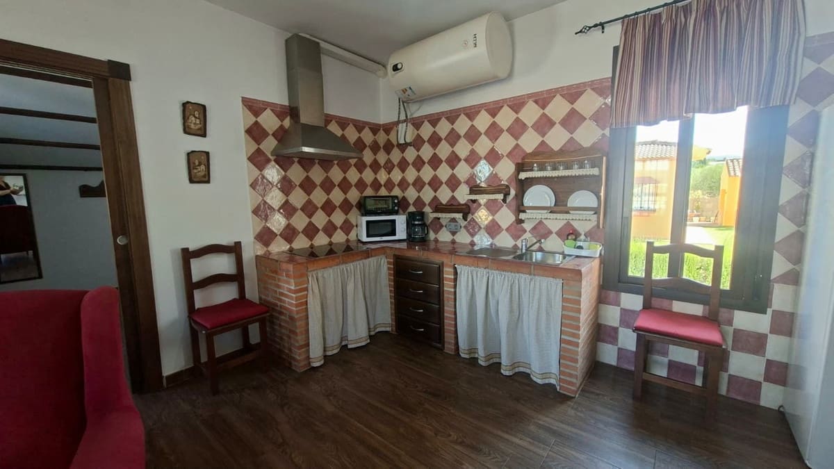 6 bedroom Villa for sale in Arriate with garage - € 360,000 (Ref: 9380631)