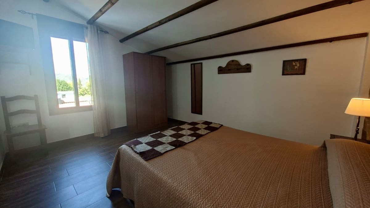 6 bedroom Villa for sale in Arriate with garage - € 360,000 (Ref: 9380631)