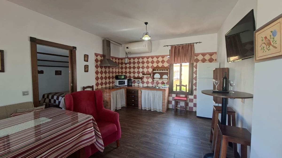 6 bedroom Villa for sale in Arriate with garage - € 360,000 (Ref: 9380631)