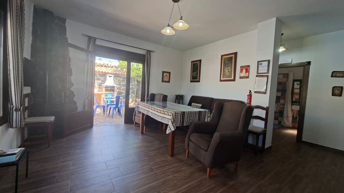 6 bedroom Villa for sale in Arriate with garage - € 360,000 (Ref: 9380631)