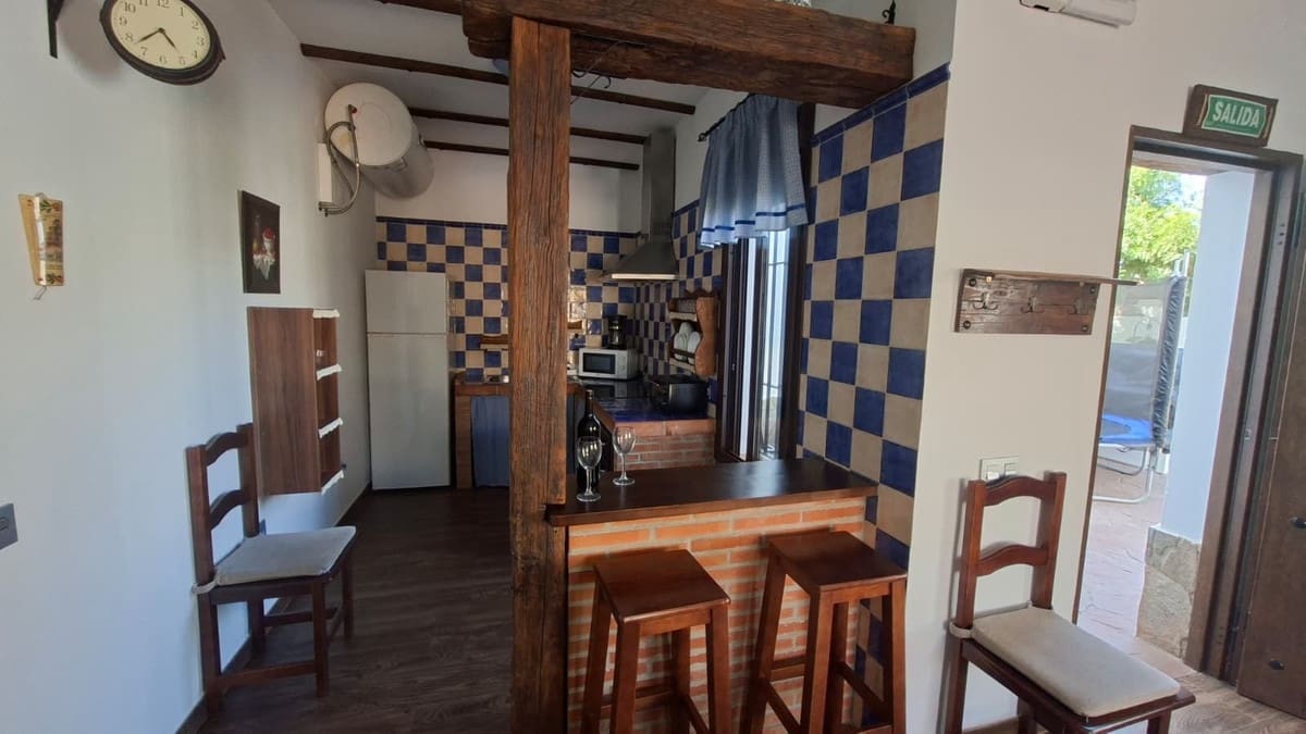 6 bedroom Villa for sale in Arriate with garage - € 360,000 (Ref: 9380631)