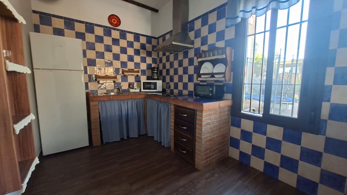 6 bedroom Villa for sale in Arriate with garage - € 360,000 (Ref: 9380631)