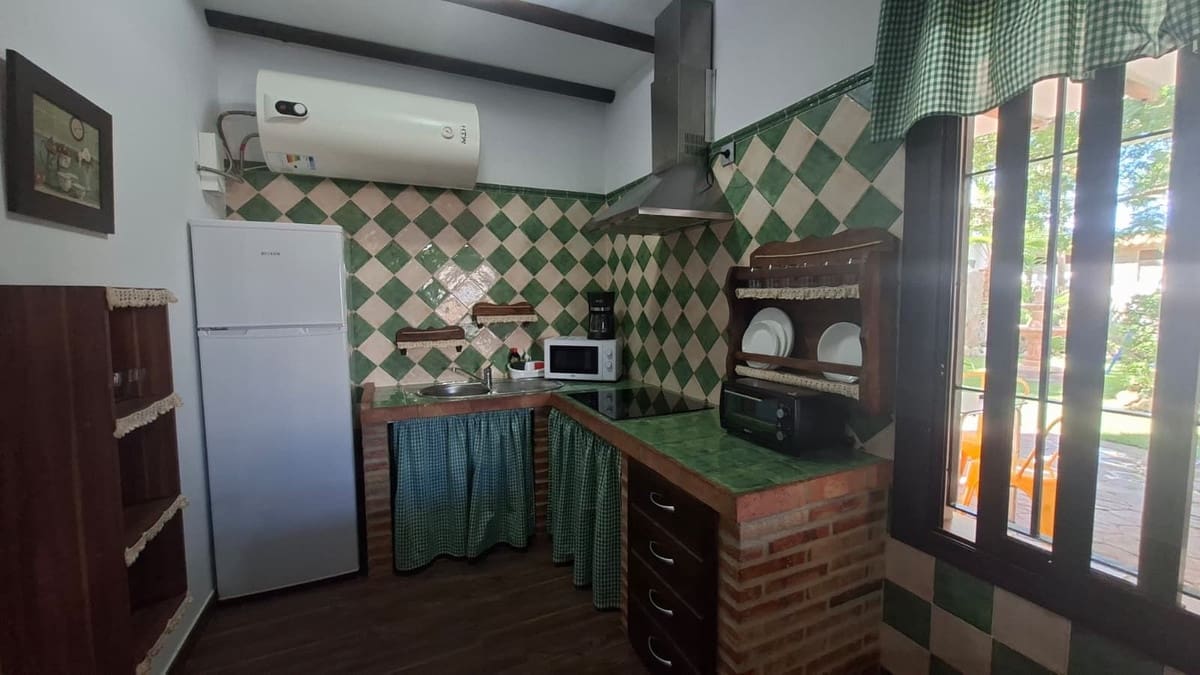 6 bedroom Villa for sale in Arriate with garage - € 360,000 (Ref: 9380631)