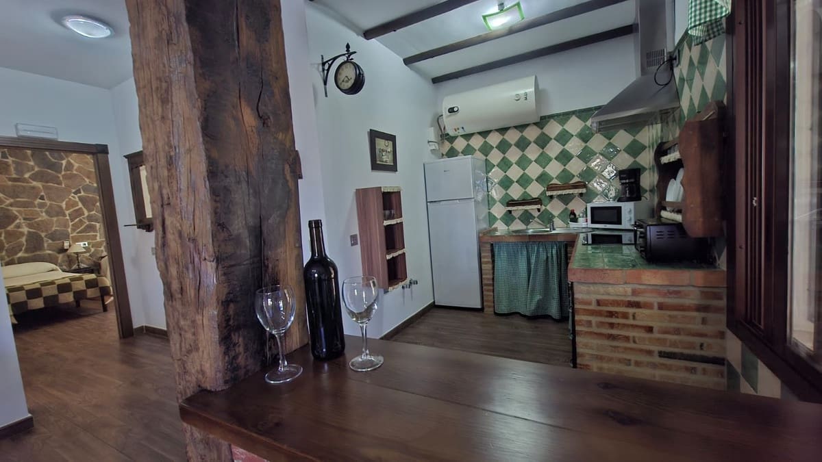 6 bedroom Villa for sale in Arriate with garage - € 360,000 (Ref: 9380631)