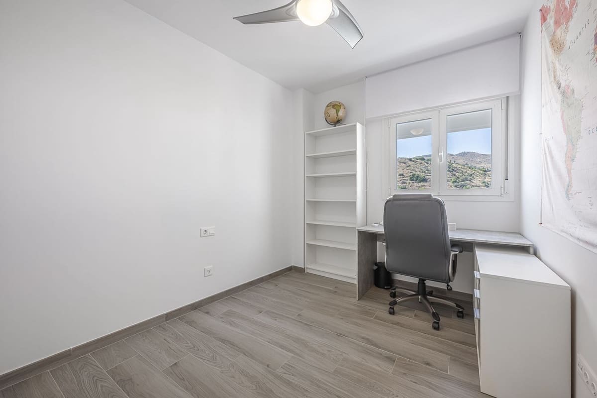 Apartamento de 3 habitaciones en Rincón de la Victoria en venta - 474.000 € (Ref: 9380633)