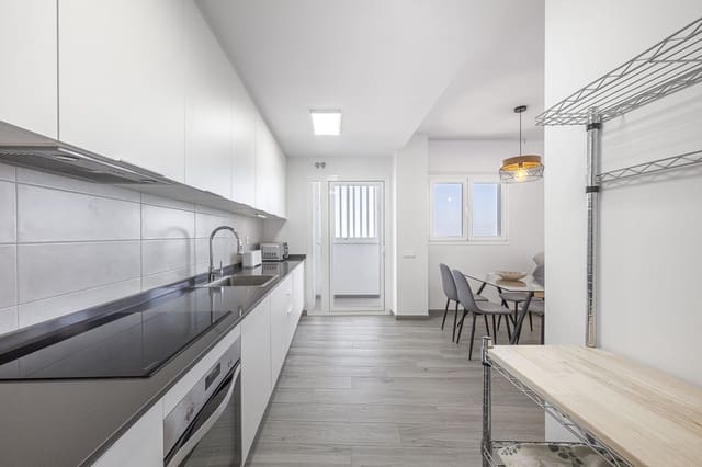 Apartamento de 3 habitaciones en Rincón de la Victoria en venta - 474.000 € (Ref: 9380633)