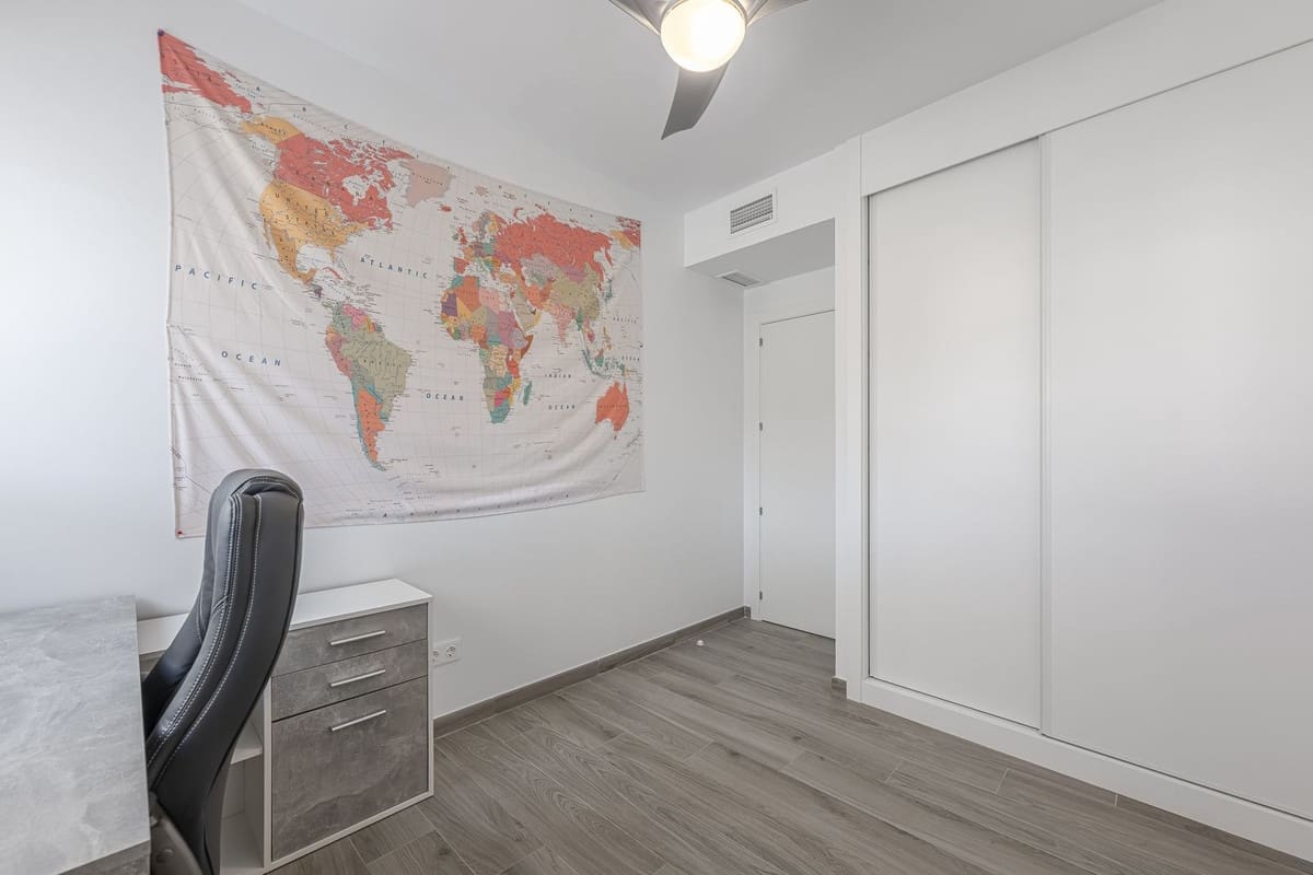 Apartamento de 3 habitaciones en Rincón de la Victoria en venta - 474.000 € (Ref: 9380633)