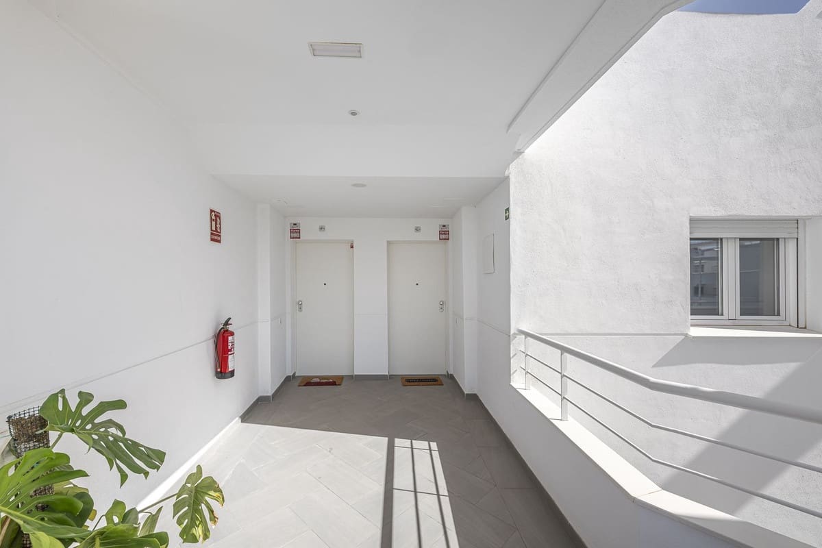 Apartamento de 3 habitaciones en Rincón de la Victoria en venta - 474.000 € (Ref: 9380633)