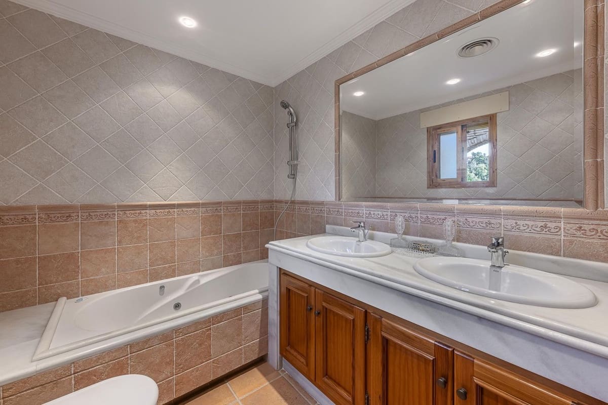 5 soveværelse Villa til salg i La Quinta - € 1.980.000 (Ref: 9380634)