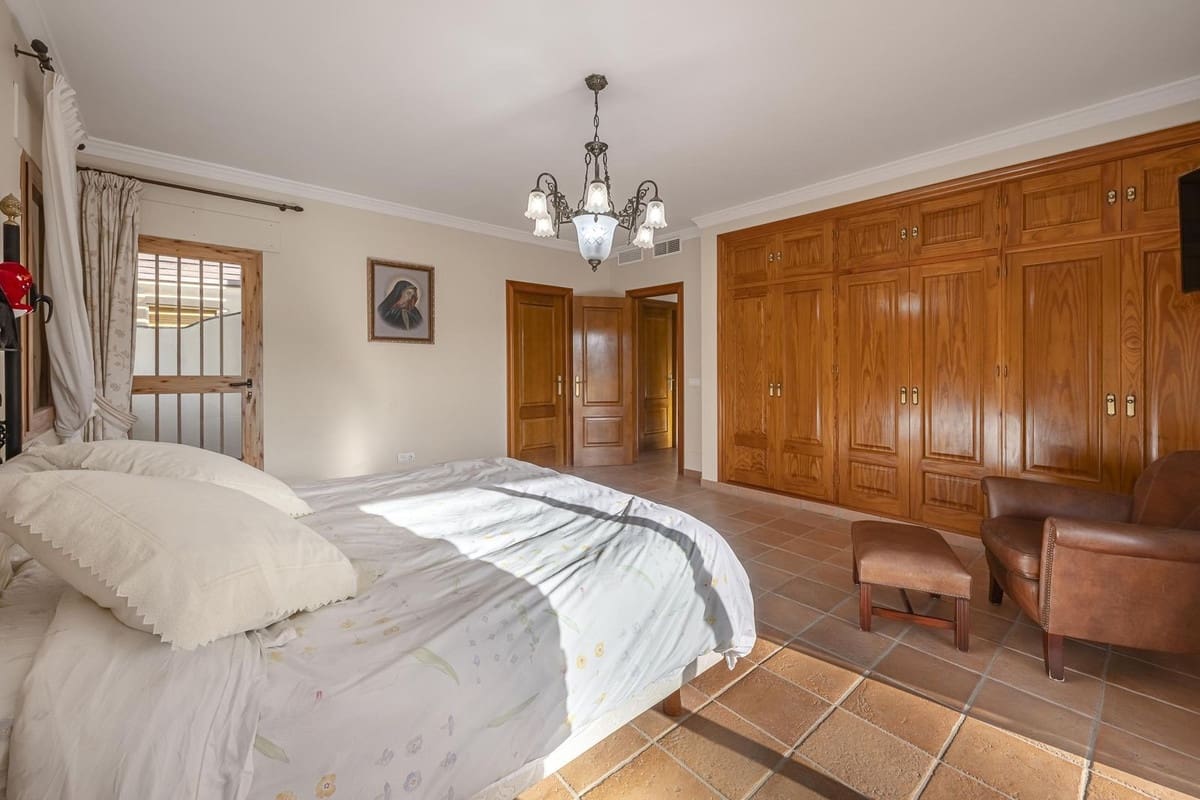 5 soveværelse Villa til salg i La Quinta - € 1.980.000 (Ref: 9380634)