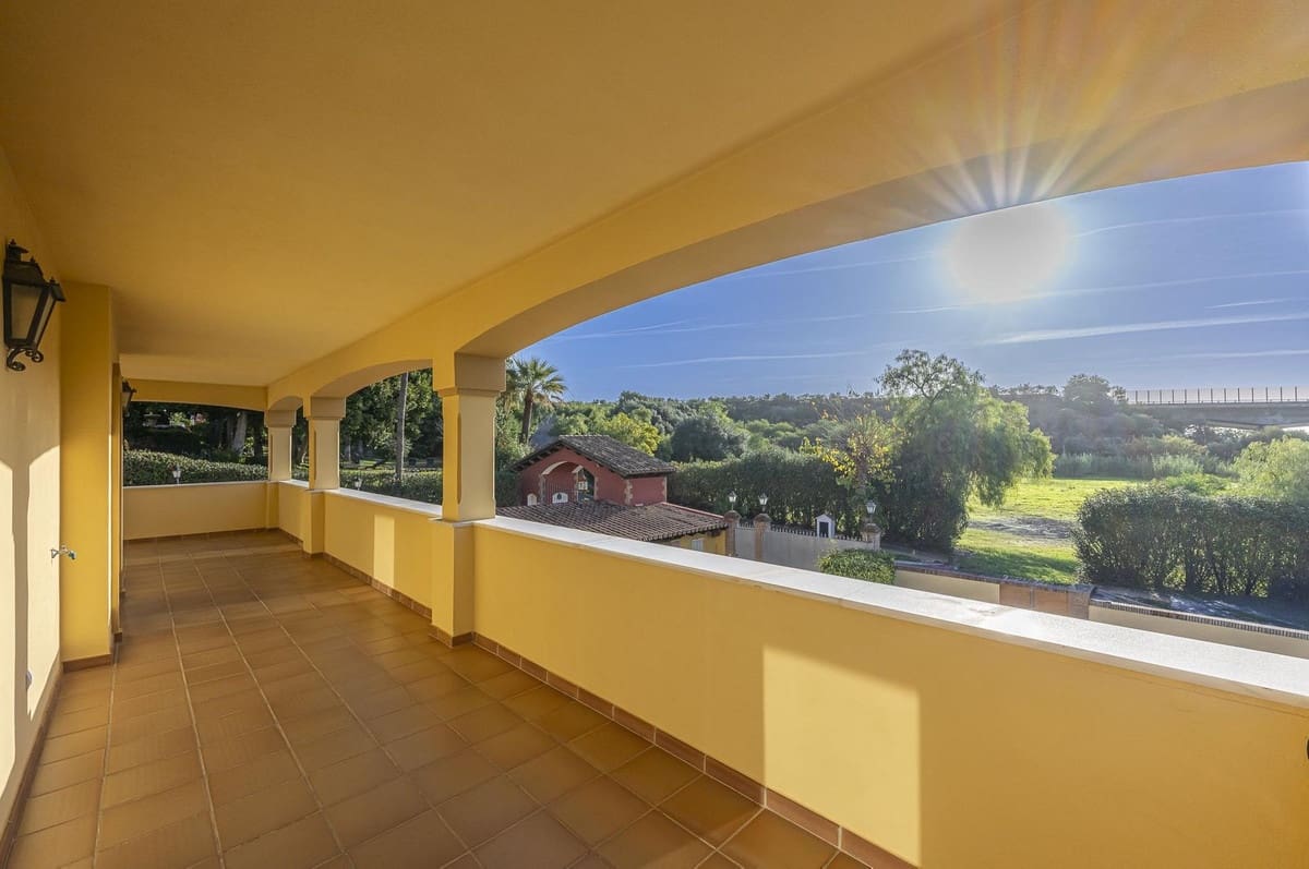 5 bedroom Villa for sale in La Quinta - € 1,980,000 (Ref: 9380634)