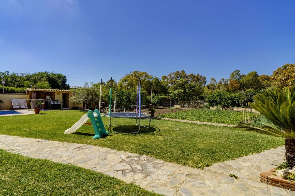 5 bedroom Villa for sale in La Quinta - € 1,980,000 (Ref: 9380634)