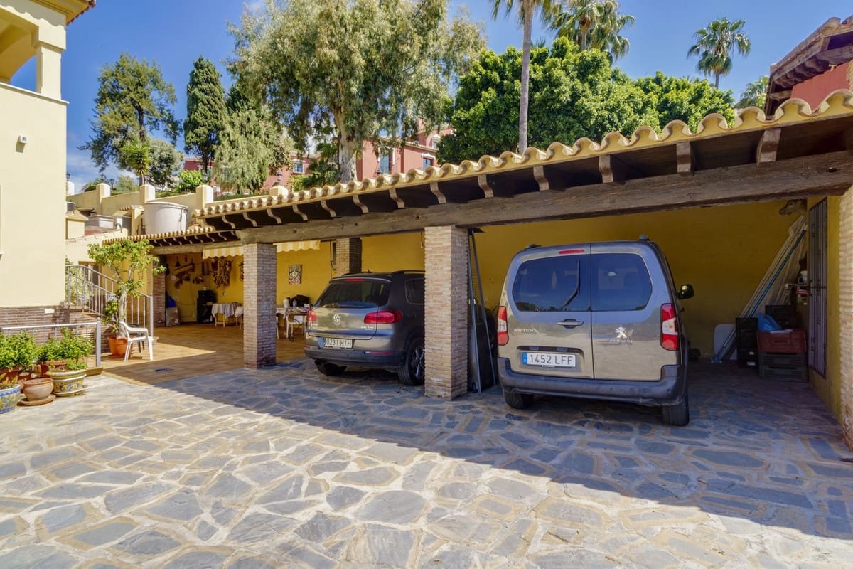 5 bedroom Villa for sale in La Quinta - € 1,980,000 (Ref: 9380634)