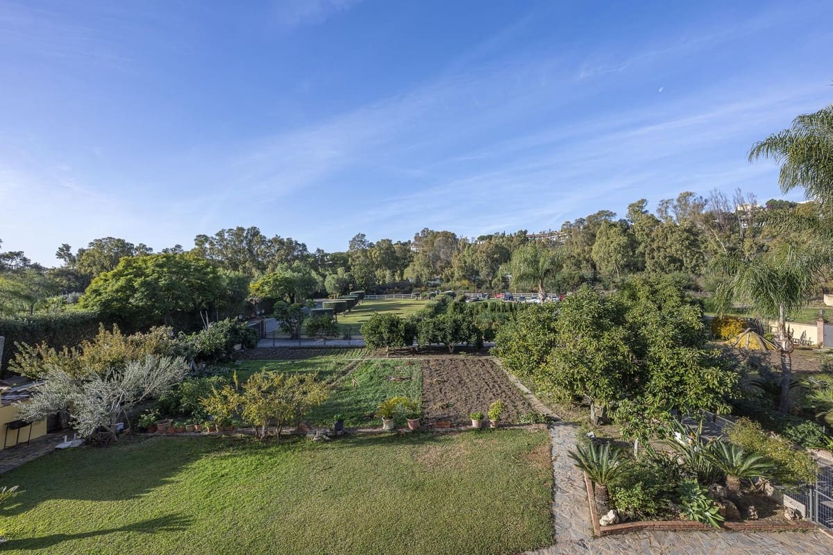 5 bedroom Villa for sale in La Quinta - € 1,980,000 (Ref: 9380634)