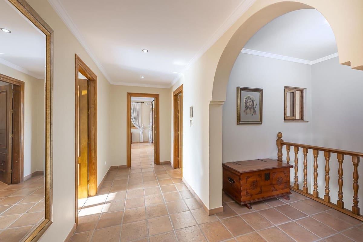 5 bedroom Villa for sale in La Quinta - € 1,980,000 (Ref: 9380634)