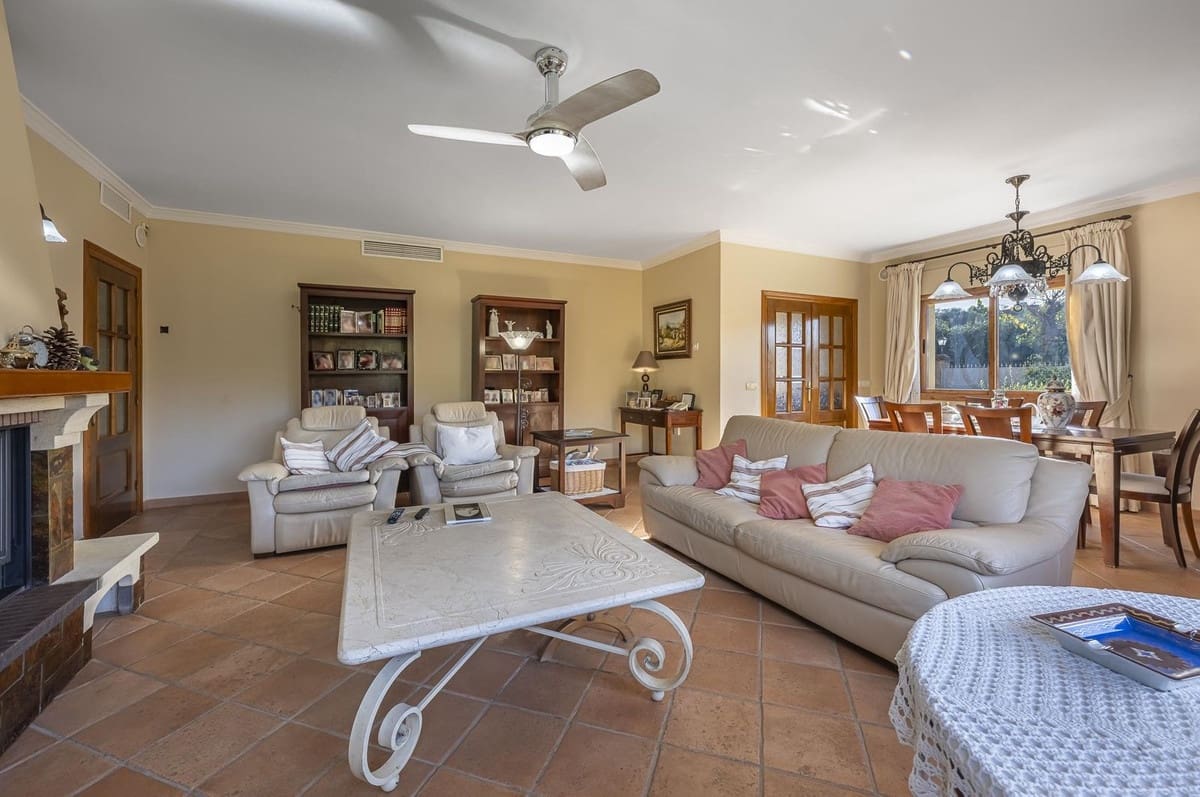 5 bedroom Villa for sale in La Quinta - € 1,980,000 (Ref: 9380634)