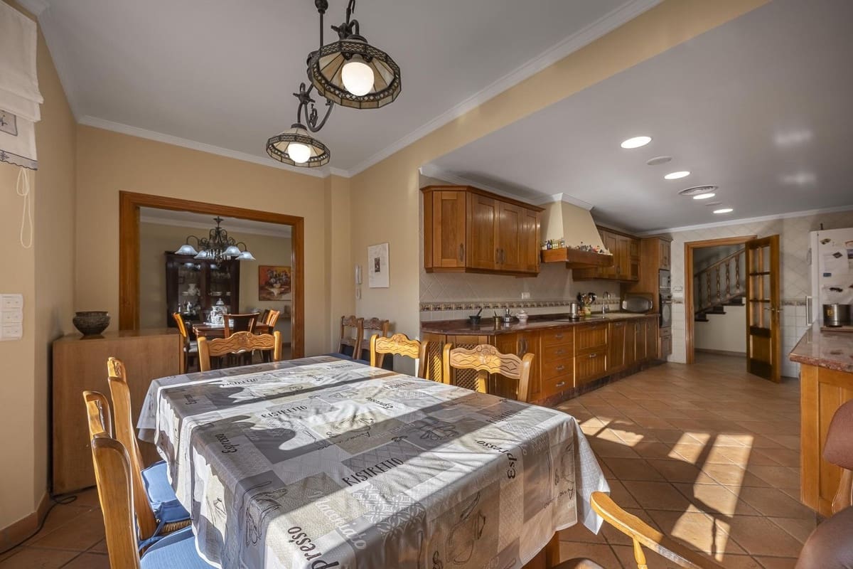 5 bedroom Villa for sale in La Quinta - € 1,980,000 (Ref: 9380634)