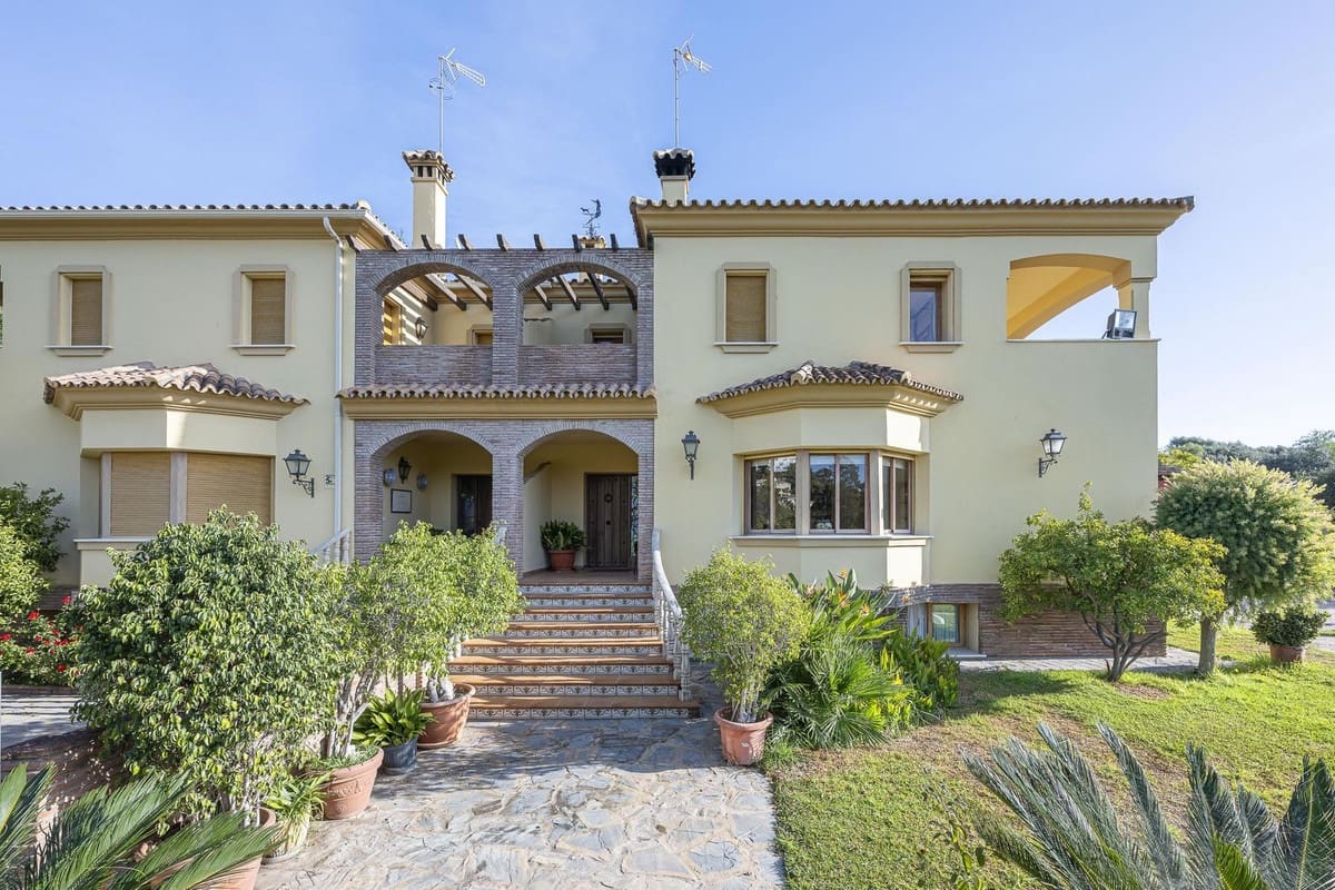5 bedroom Villa for sale in La Quinta - € 1,980,000 (Ref: 9380634)