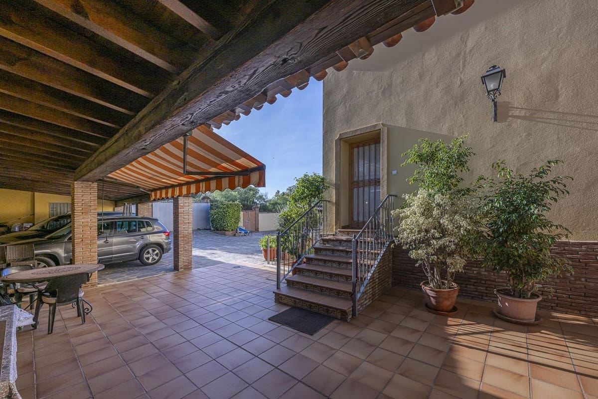 5 bedroom Villa for sale in La Quinta - € 1,980,000 (Ref: 9380634)