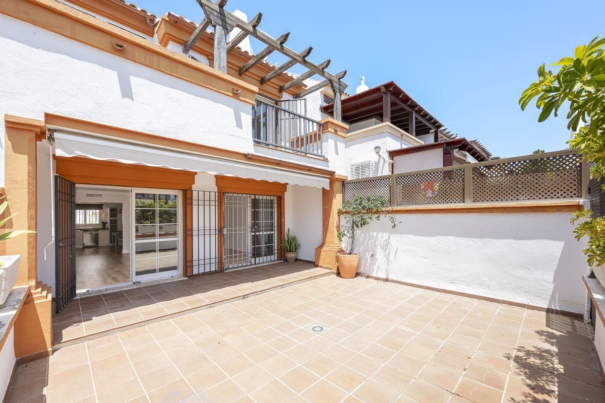 4 sovrum Hus till salu i Marbella - 870 000 € (Ref: 9380635)