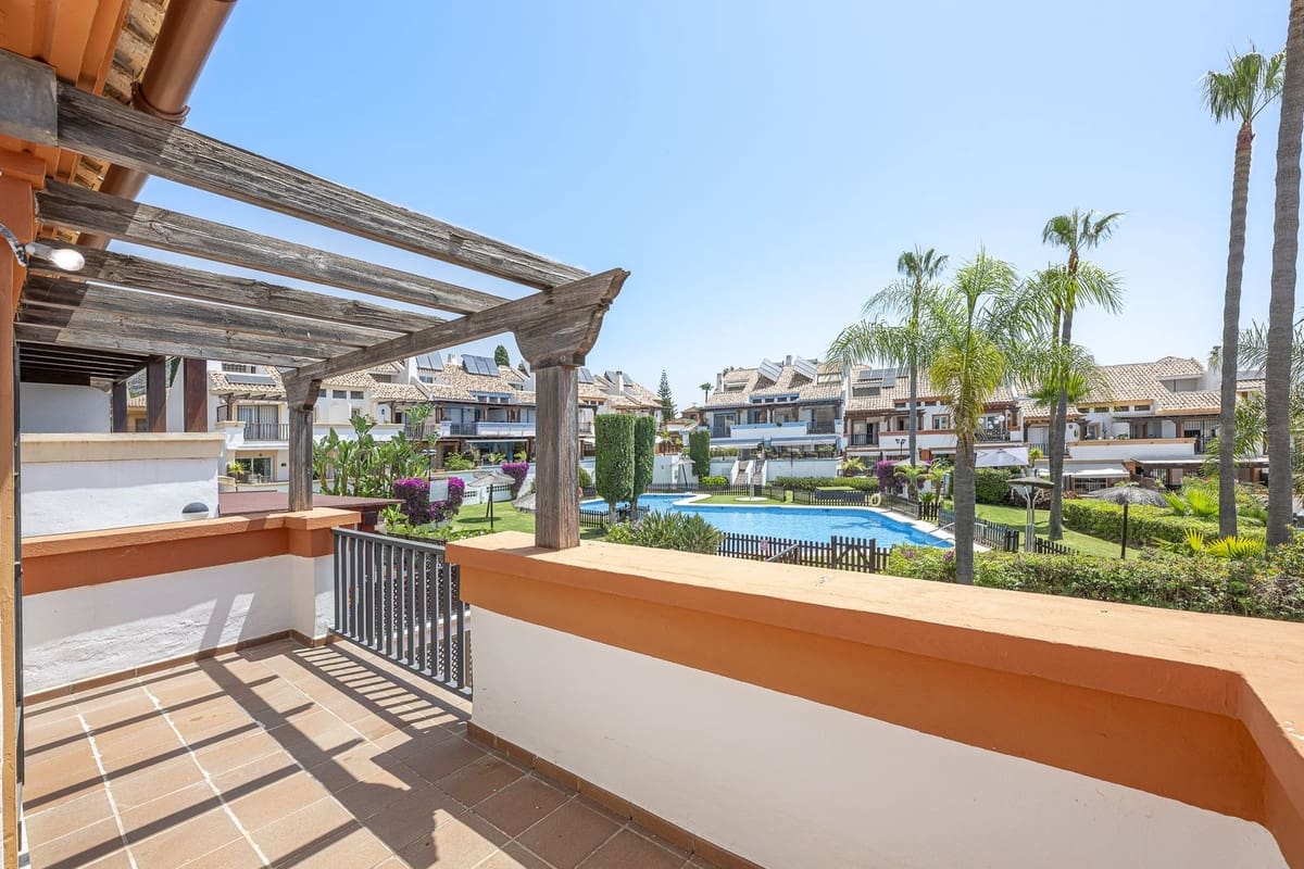 4 sovrum Hus till salu i Marbella - 870 000 € (Ref: 9380635)