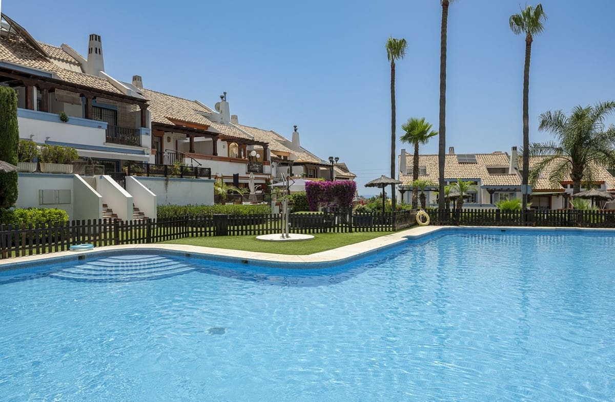 4 Zimmer Finca/Landgut zu verkaufen in Marbella mit Garage - 795.000 € (Ref: 9380635)