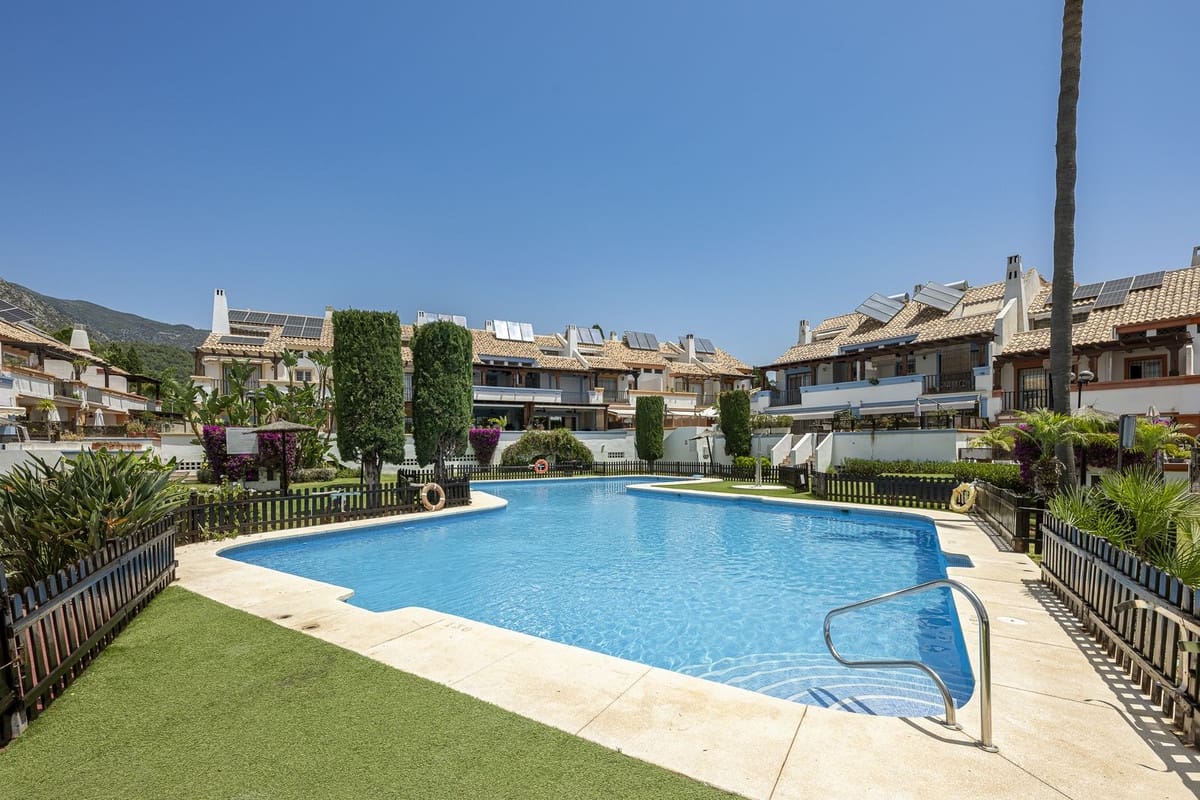 4 Zimmer Finca/Landgut zu verkaufen in Marbella mit Garage - 795.000 € (Ref: 9380635)
