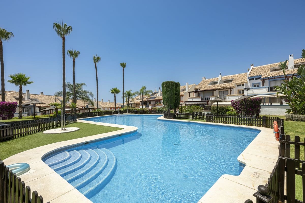 4 Zimmer Finca/Landgut zu verkaufen in Marbella mit Garage - 795.000 € (Ref: 9380635)