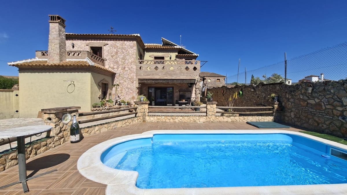 4 Zimmer Villa zu verkaufen in Arriate - 295.000 € (Ref: 9380636)