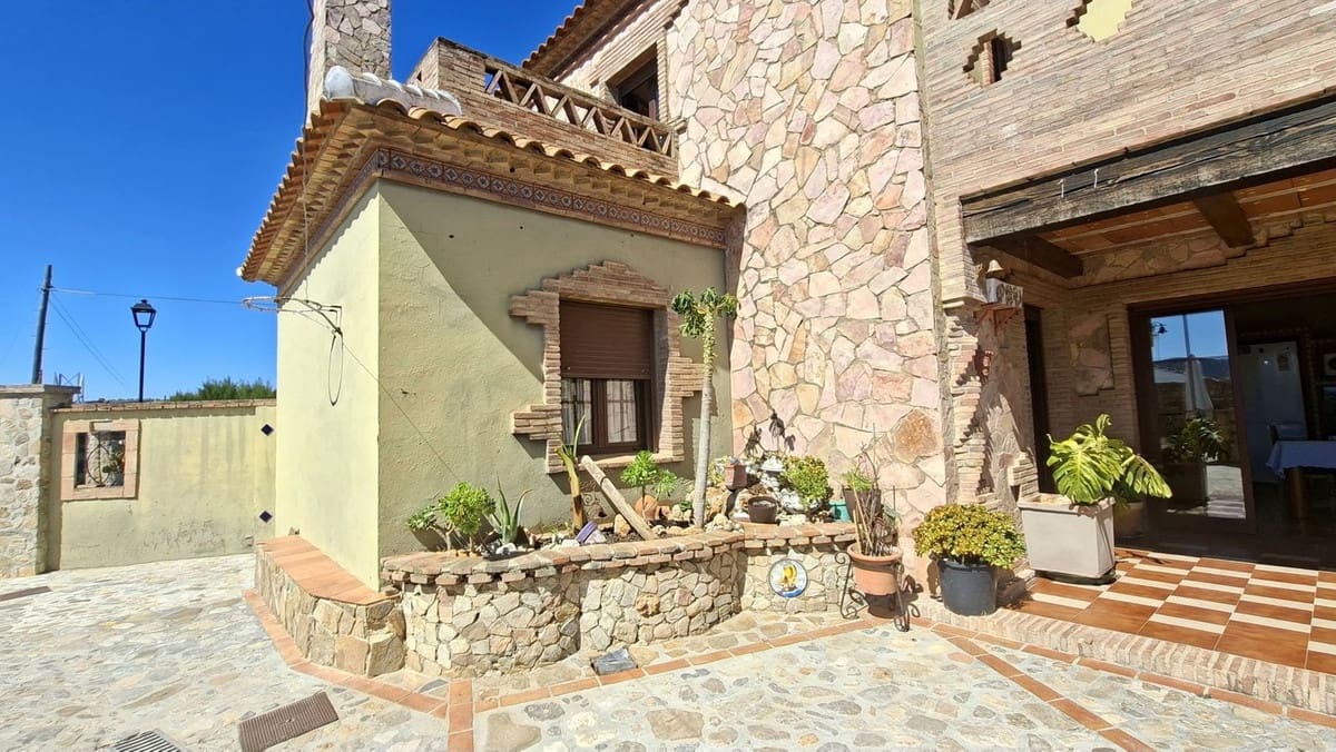 4 Zimmer Villa zu verkaufen in Arriate - 295.000 € (Ref: 9380636)