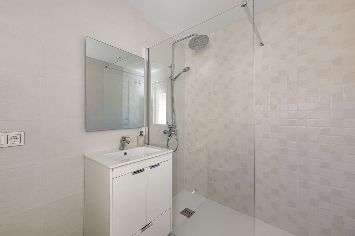 6 bedroom Penthouse for sale in San Pedro de Alcantara - € 545,000 (Ref: 9380637)