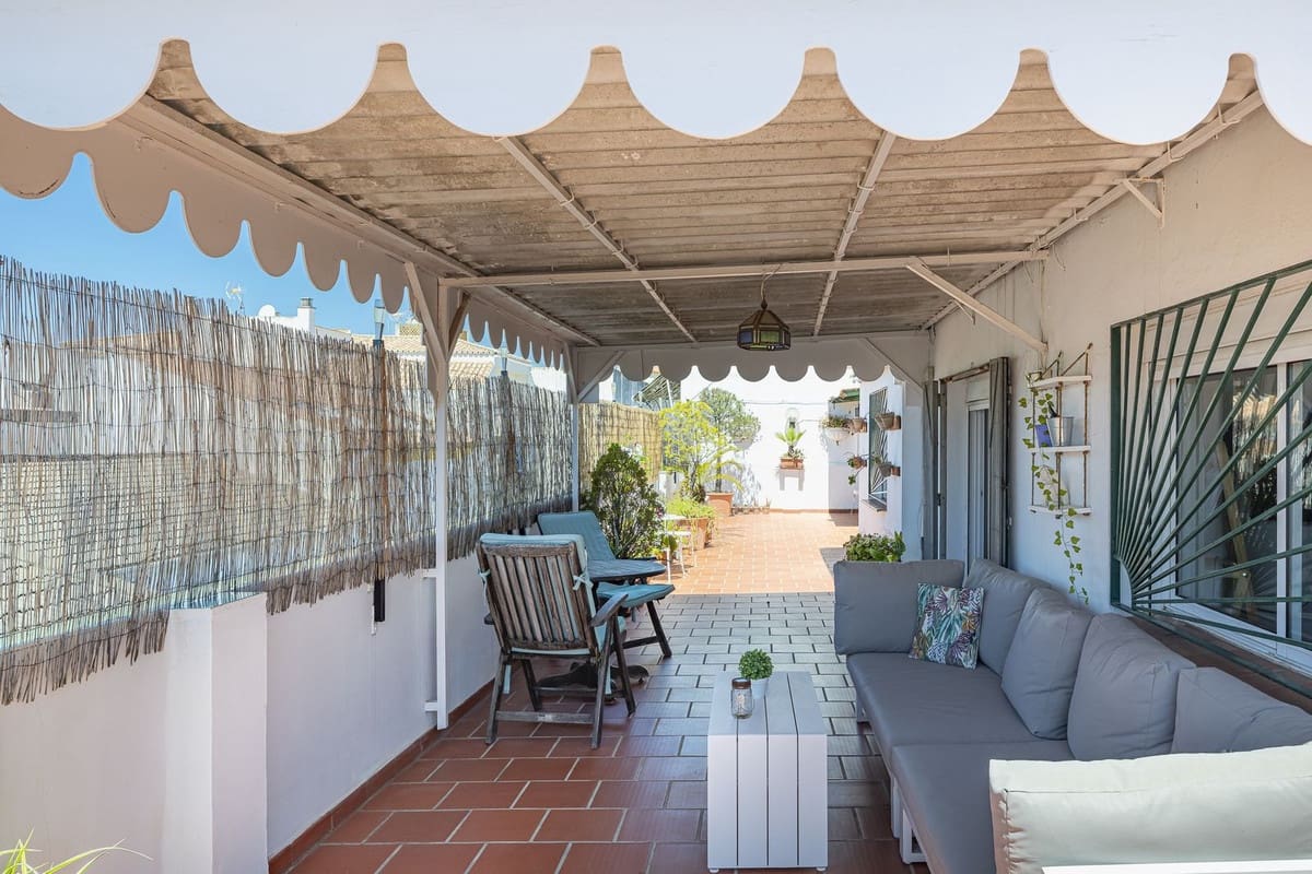 6 bedroom Penthouse for sale in San Pedro de Alcantara - € 545,000 (Ref: 9380637)