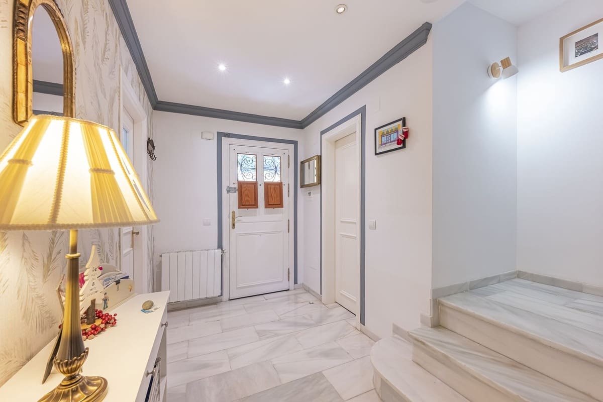 3 bedroom Finca/Country House for sale in Marbella - € 670,000 (Ref: 9380640)