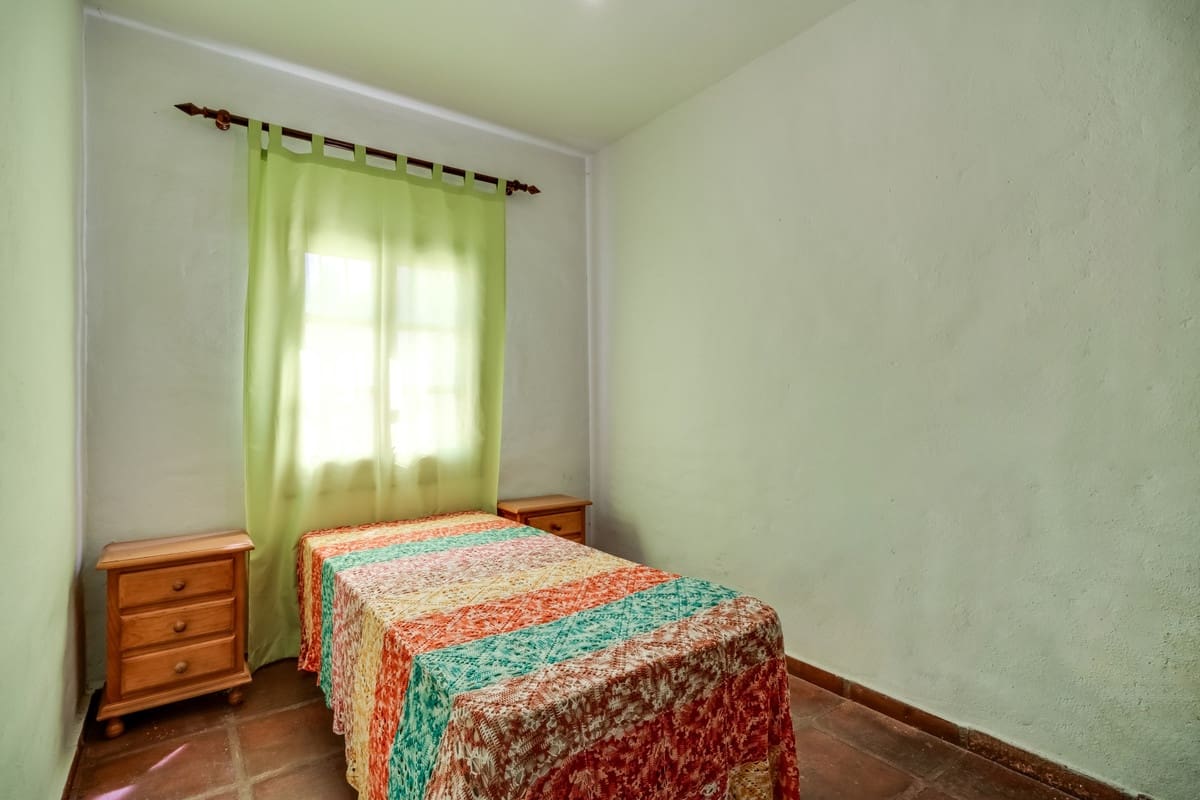 8 bedroom Finca/Country House for sale in Monda - € 429,990 (Ref: 9380642)