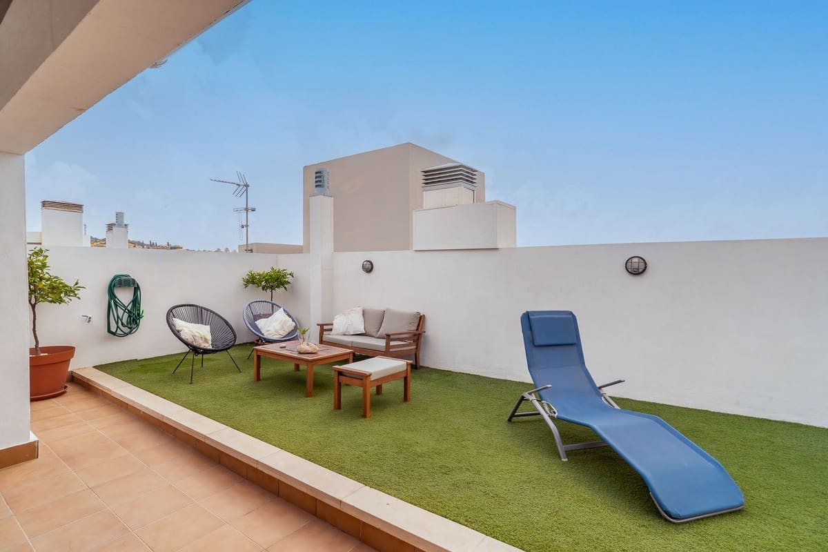 2 bedroom Penthouse for sale in La Cala de Mijas - € 357,000 (Ref: 9380645)