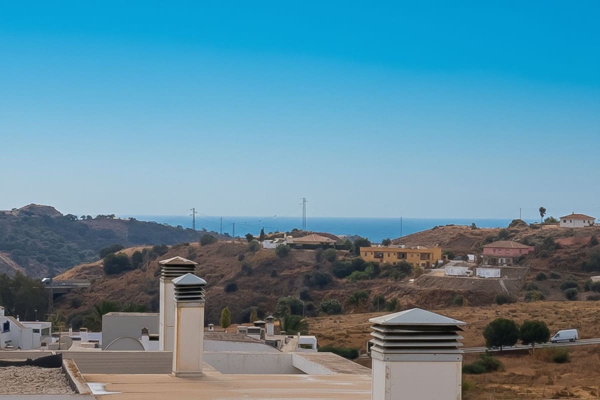 2 bedroom Penthouse for sale in La Cala de Mijas - € 357,000 (Ref: 9380645)