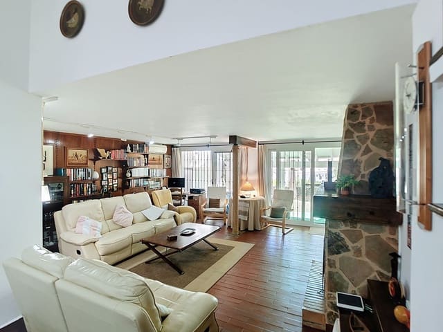 Finca/Casa Rural de 4 habitaciones en Arroyo de la Miel, Benalmádena en venta - 510.000 € (Ref: 9380652)