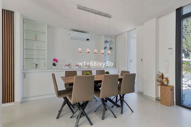 6 sypialnia Willa na sprzedaż w San Pedro de Alcántara Pueblo, Marbella - 1 990 000 € (Ref: 9380659)