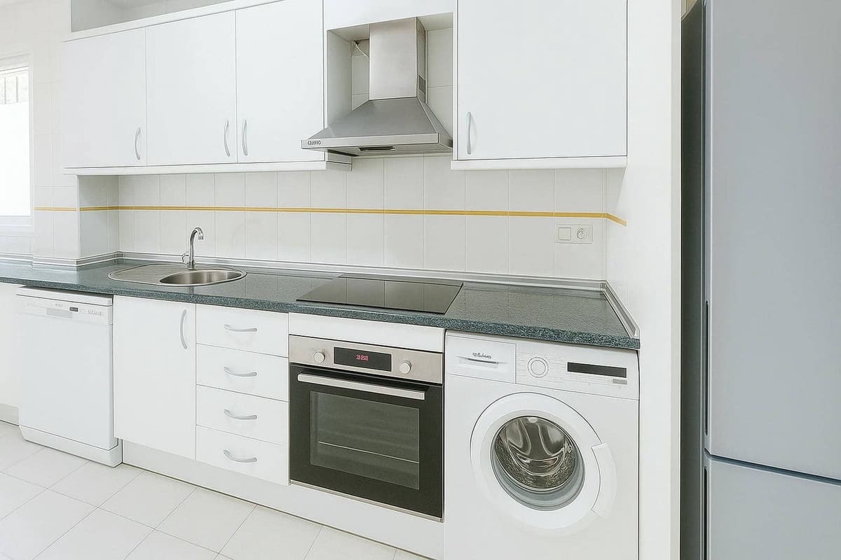 2 makuuhuone Huoneisto myytävänä paikassa La Duquesa / Puerto de la Duquesa - 245 000 € (Ref: 9380661)