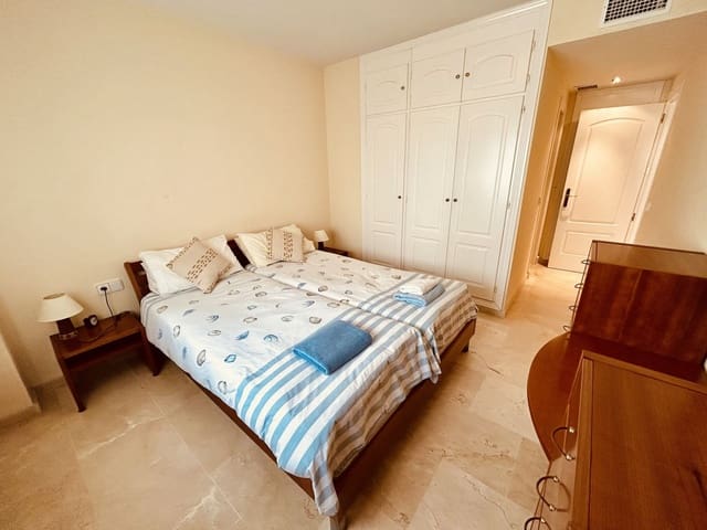 Apartamento de 3 habitaciones en La Duquesa / Puerto de la Duquesa, Manilva en venta - 365.000 € (Ref: 9380664)